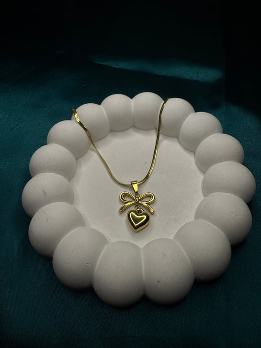 Bow-Heart Linked Necklace