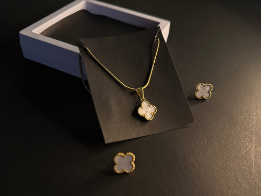 White Clover Jewelry Set